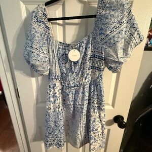 En Creme Blue and White Patterned Blouse